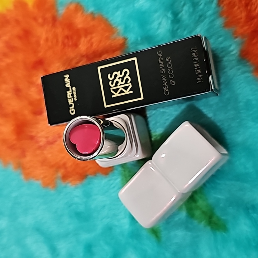 Guerlain lipstick 573 pink